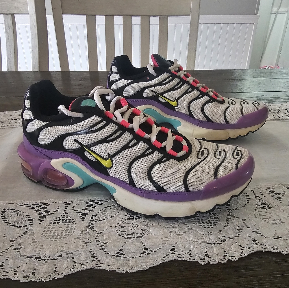 Nike Airmax Plus TN 6.5 YOUTH 8 WOMENS